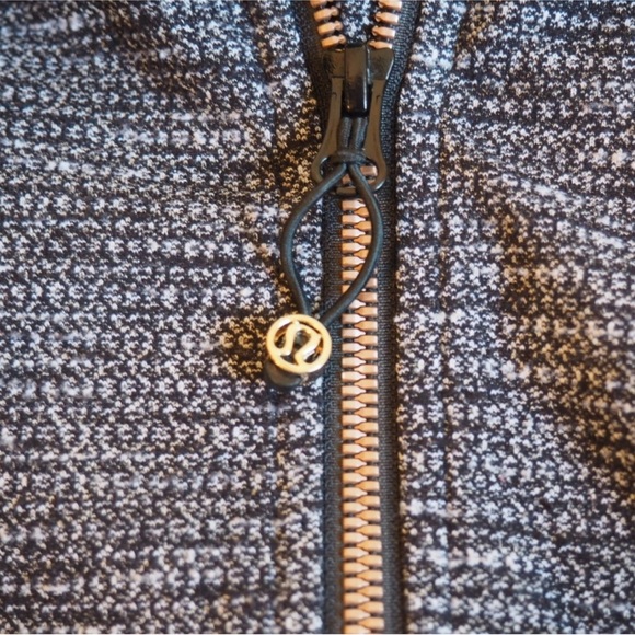 Lululemon Daily Practice Jacket - Picture 4 of 16